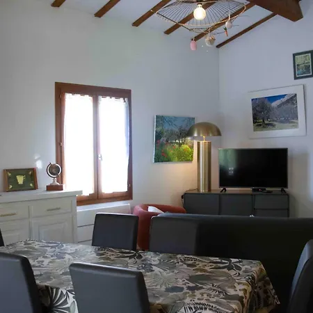 Landhaus Les Grands Pres Des Baronnies *
