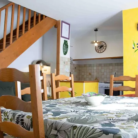 Landhaus Les Grands Pres Des Baronnies La Roche-sur-le-Buis